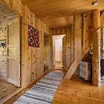 Lona By Interhome