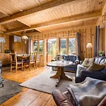 Lona By Interhome
